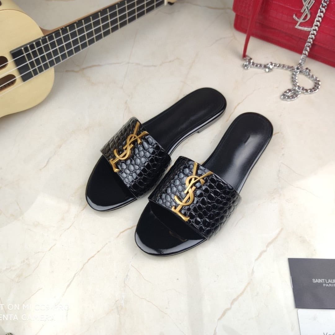 2024 Summer New Metal Letter Fashion Women's Sandals, Outdoor Slippers for Export, Beach Retro Anti-Slip Flip Flops