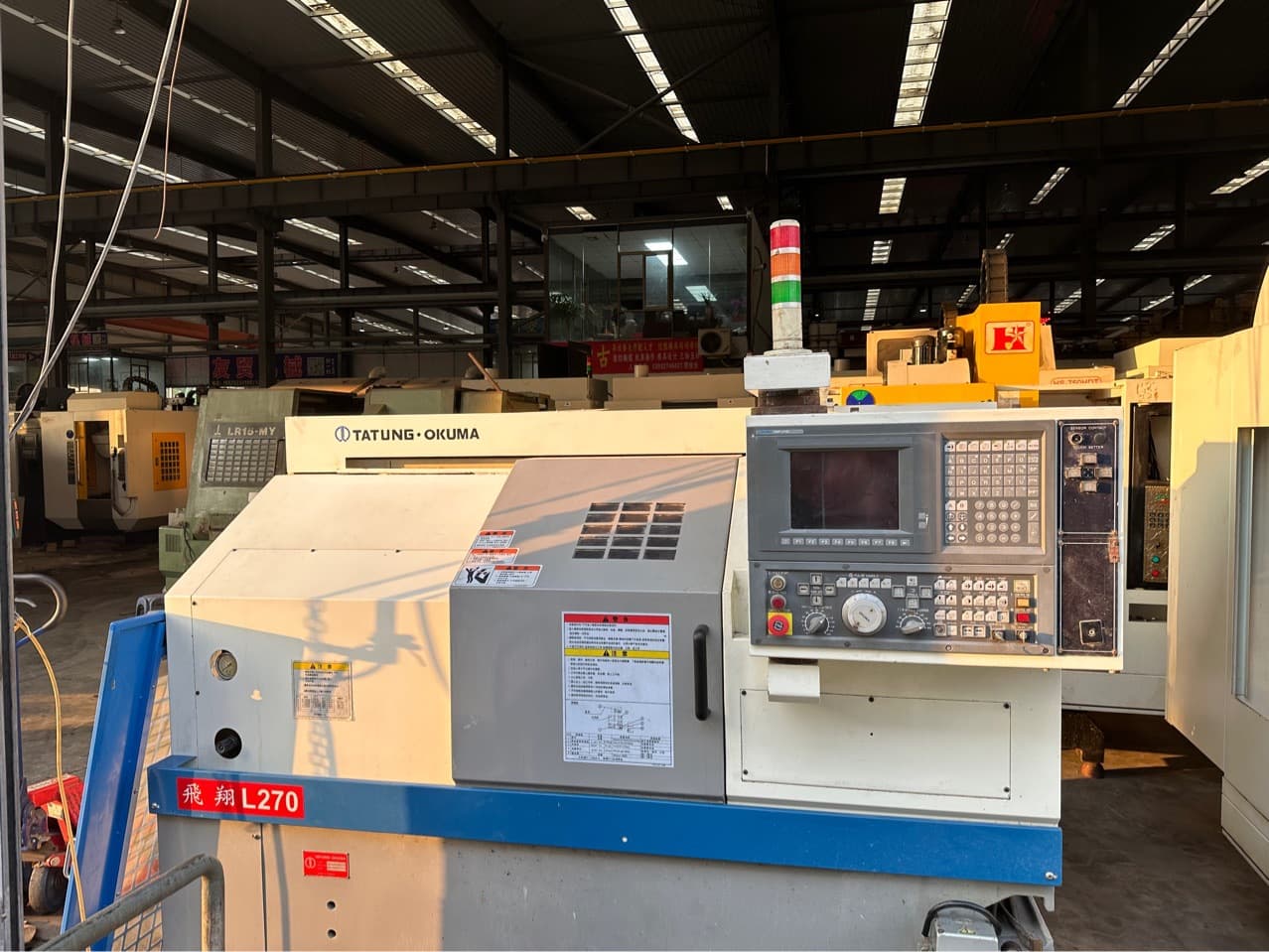 Okuma CNC lathe, L270, Okuma system, 8-inch chuck with tailstock, machine beautiful perfect.