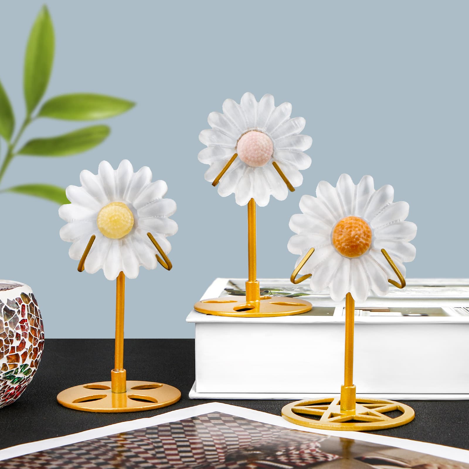Natural Crystal Gypsum Small Daisy Carving Nitrite Transparent Gypsum Sunflower Decorative Ornaments Manufacturer Wholesale