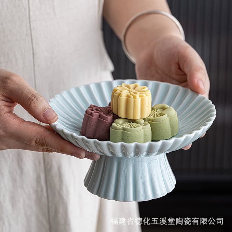 Ceramic Pedestal Snack Plate Large Fruit Bowl Fruit Plate for Home Living Room Fruit Tray Tea Room Tea Saucer Chinese Style Dried Fruit Plate