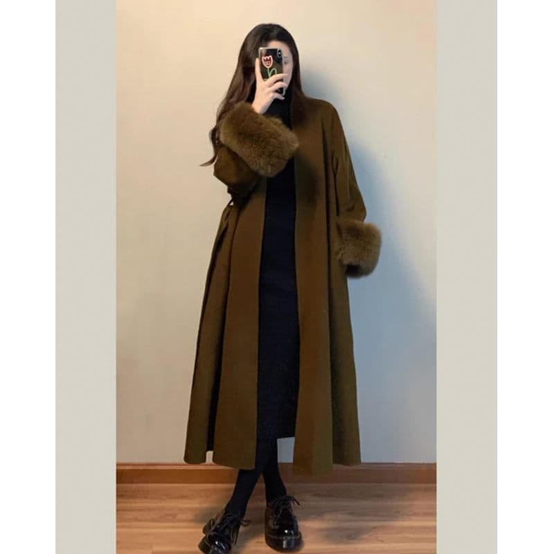 Women's Wool Coat 2023 Autumn Winter New Arrival High-End French Style Furry Sleeve Mid-Length Woolen Coat Loose Fit Over Knee