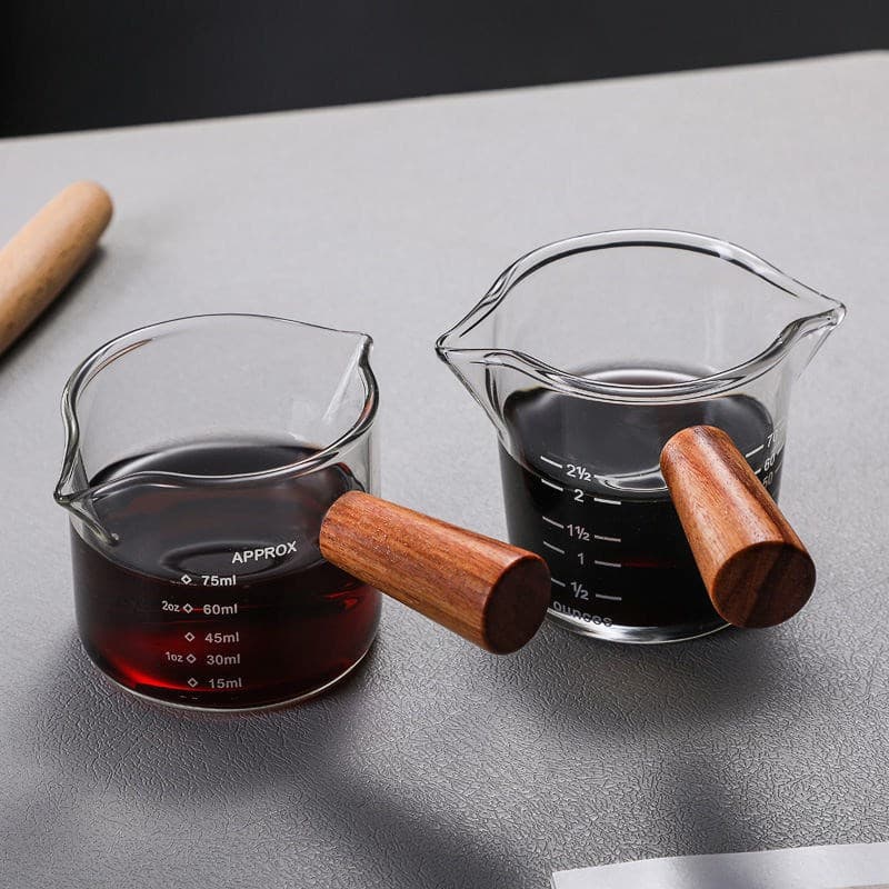 High borosilicate glass mini milk jug with graduated scale, mini coffee cup with wooden handle, timely delivery.