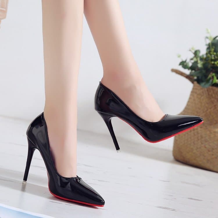 Red-soled high-heeled shoes that do not tire your feet, women's stiletto shoes 2025 spring black heels large size pointed toe 41-43 shallow mouth