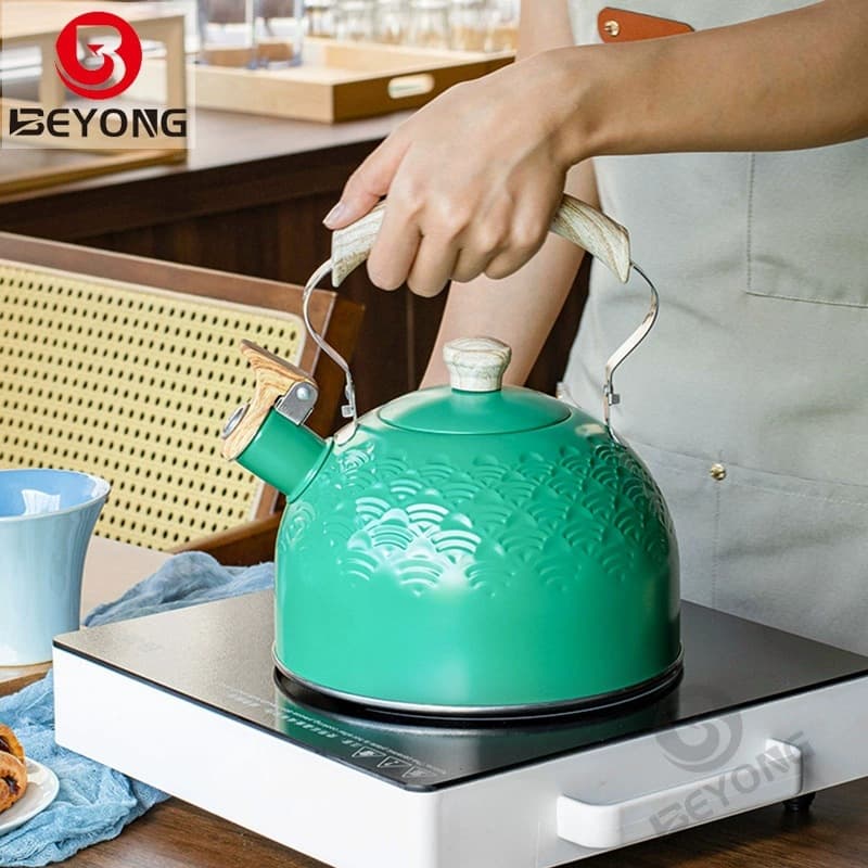 European-style Auspicious Cloud Pattern Stainless Steel Boiling Kettle, 2.5L Green Whistling Kettle, Cross-border Creative Design