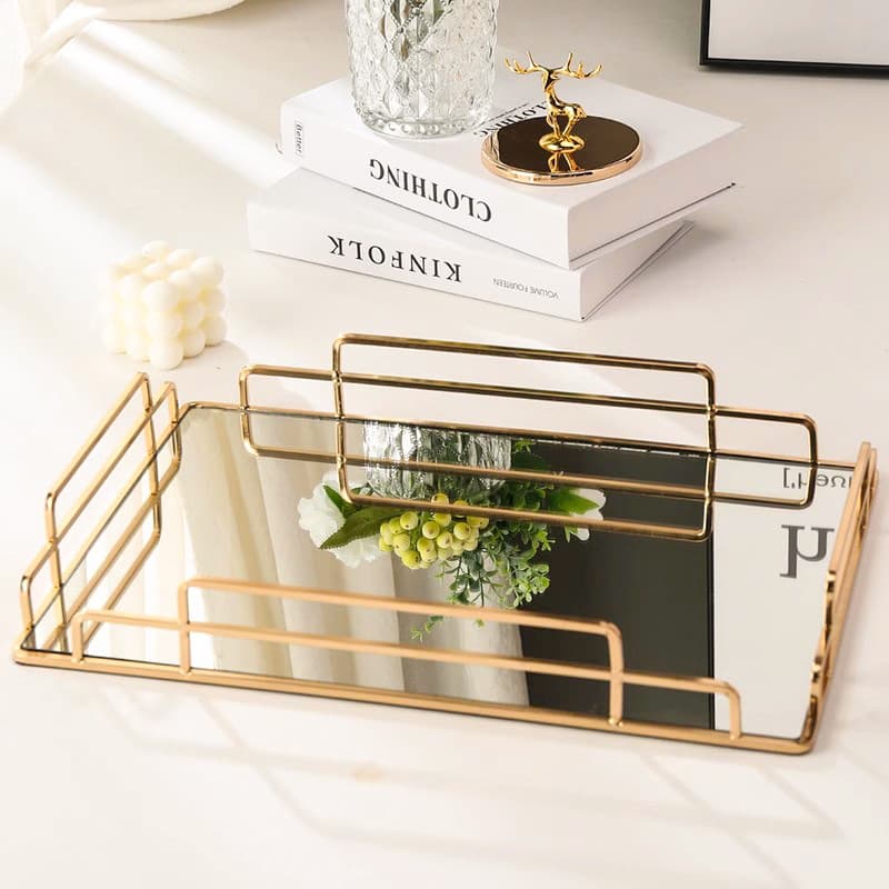 European-style light luxury glass tray for living room coffee table, mirrored tea tray with metal electroplating, fruit storage tray, decorative piece