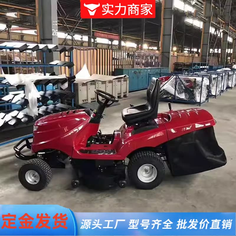 Lawn mowing vehicle, ride-on lawn mower, high-power large lawn trimmer, stadium turf trimming vehicle