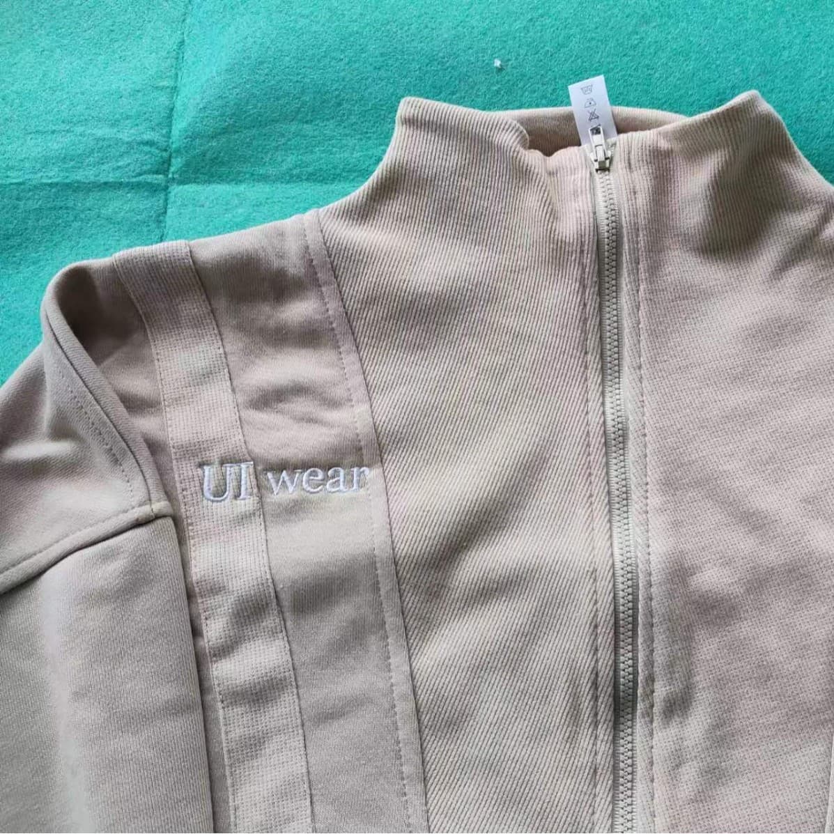 T-shirt short-sleeved ready-to-wear embroidery logo processing computer embroidery factory clothing cutting embroidery processing embroidery logo trademark