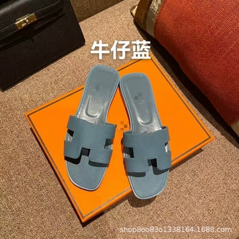 Wholesale High-Quality Women's Flat One-Strap Slippers for Outdoor Wear, Guangzhou Version