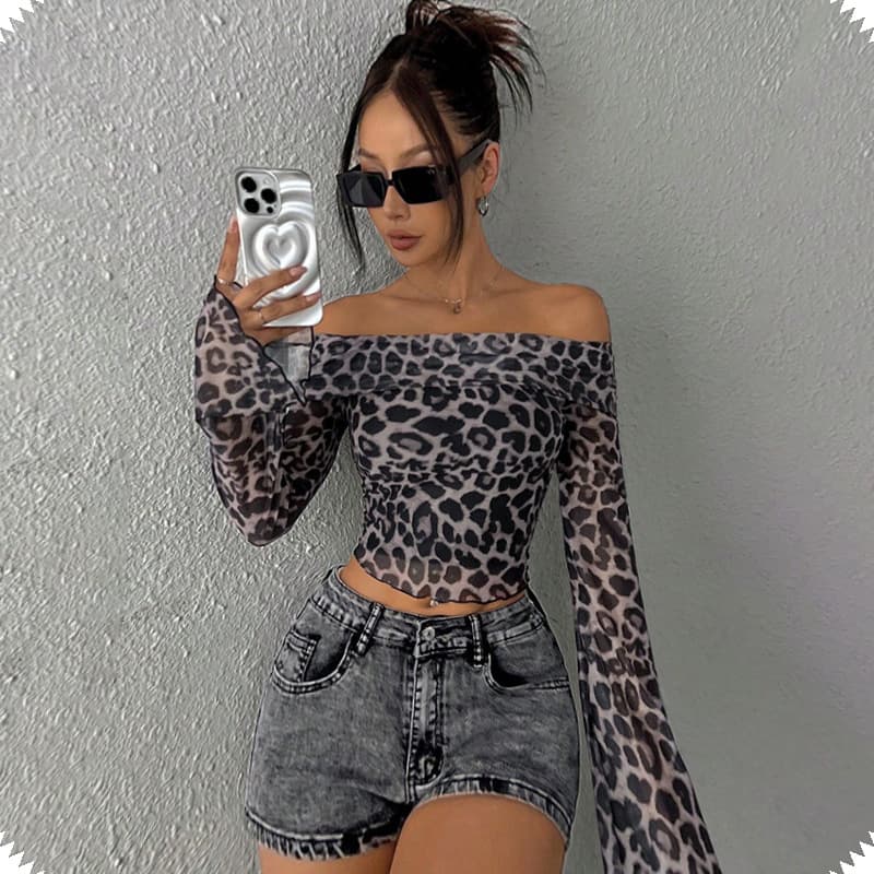 Women's Fashion Sexy Off-Shoulder Long Sleeve T-Shirt with Leopard Print Top for Export Trade