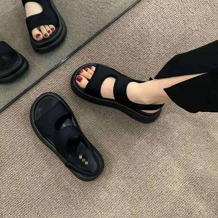 Soft Leather Thick Sole Sandals for Women 2026 New Summer Versatile Outdoor Beach Shoes Soft Non-Slip Roman Sandals
