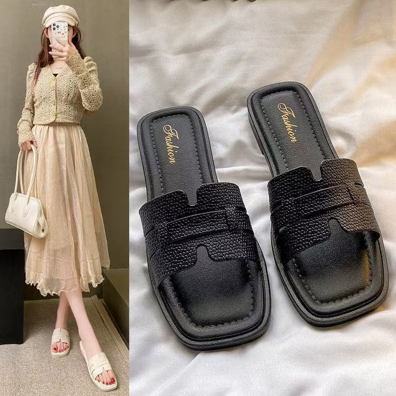 Cross-border Women's Summer Slippers 2025 New French High-End Flat Casual Chic Beach Sandals