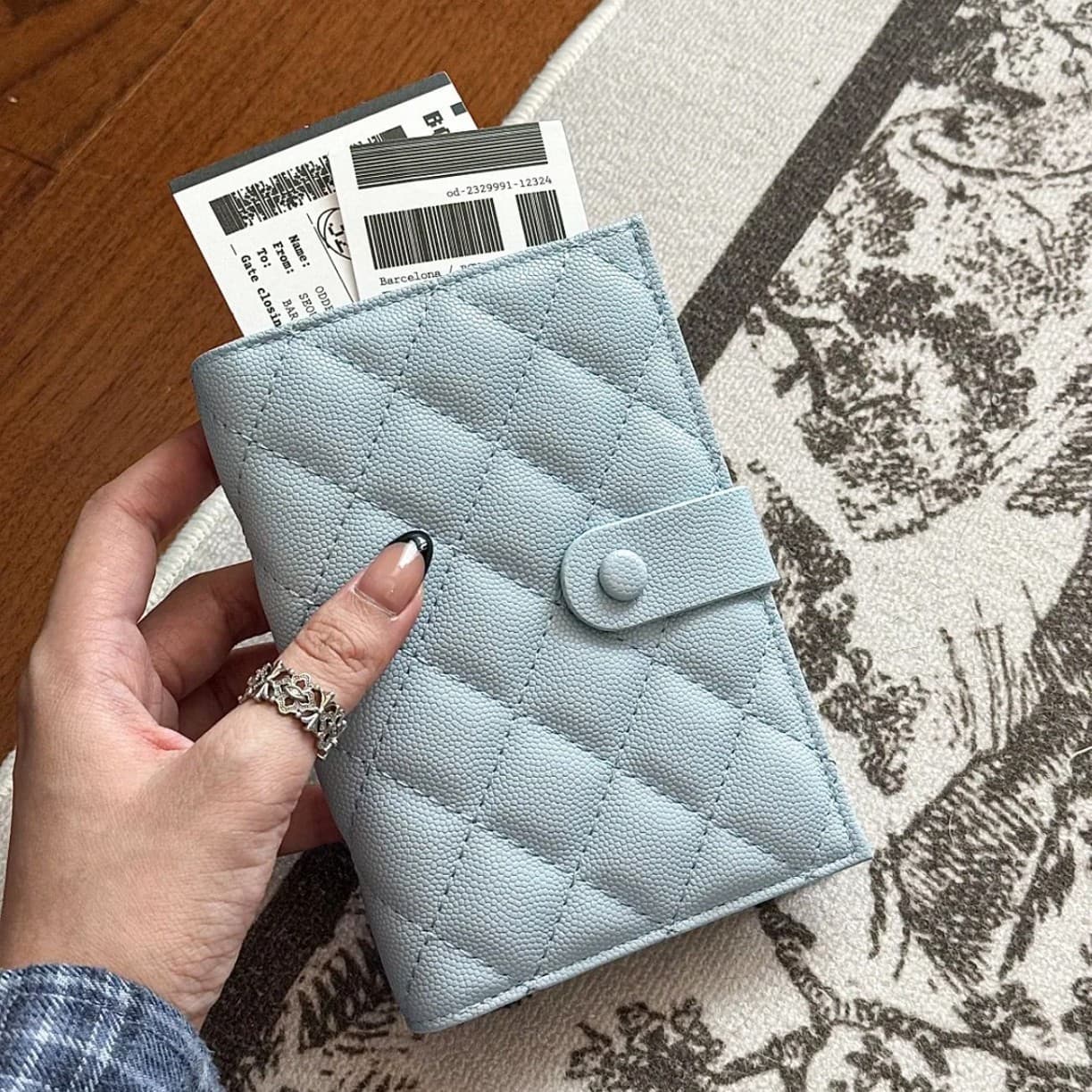 Travel Passport Holder Organizer Premium RFID-Blocking Wallet Card Holder All-in-One Passport Case Stylish Women's Multi-Function