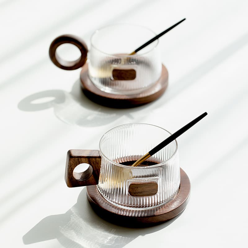 Wholesale coffee cup complete set tea cup tea water separation office tea cup light luxury Japanese glass water cup