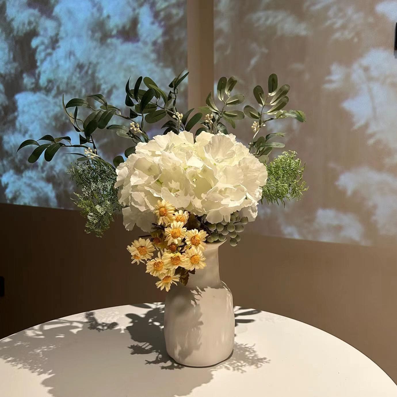 Luxury High-End Bouquet with Vase, Hydrangea Green Plant Simulation Silk Flowers, Desktop Living Room Dining Table Exotic Forest Style Decoration