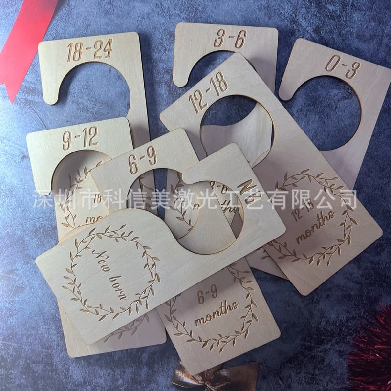 Kids Wooden Clothes Hanger Family Room Nursery Decor Baby Closet Clothes Size Divider Wardrobe Accessories