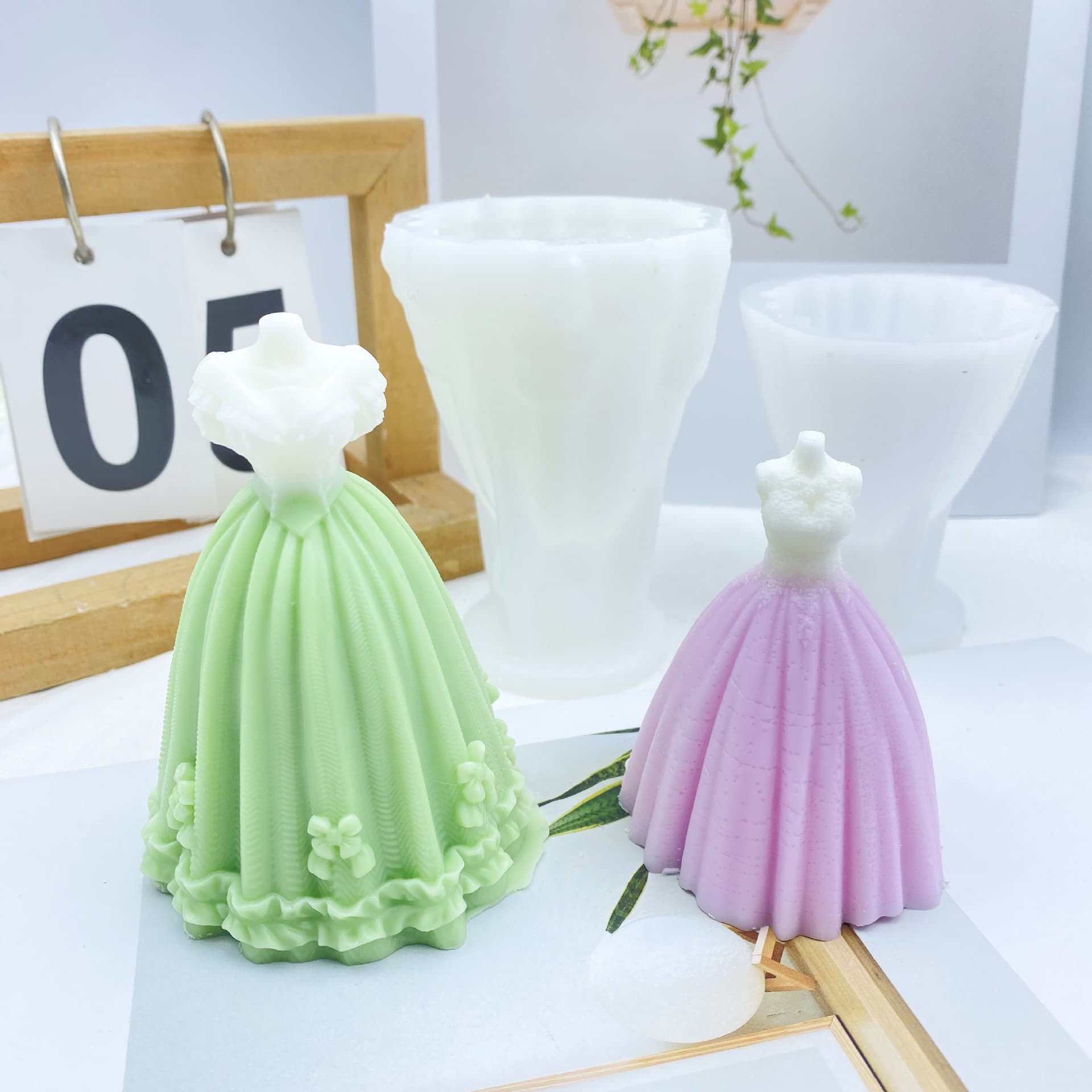 Cross-border wedding candle silicone mold DIY wedding dress aromatherapy plaster candle glue diffuser stone ornament mold