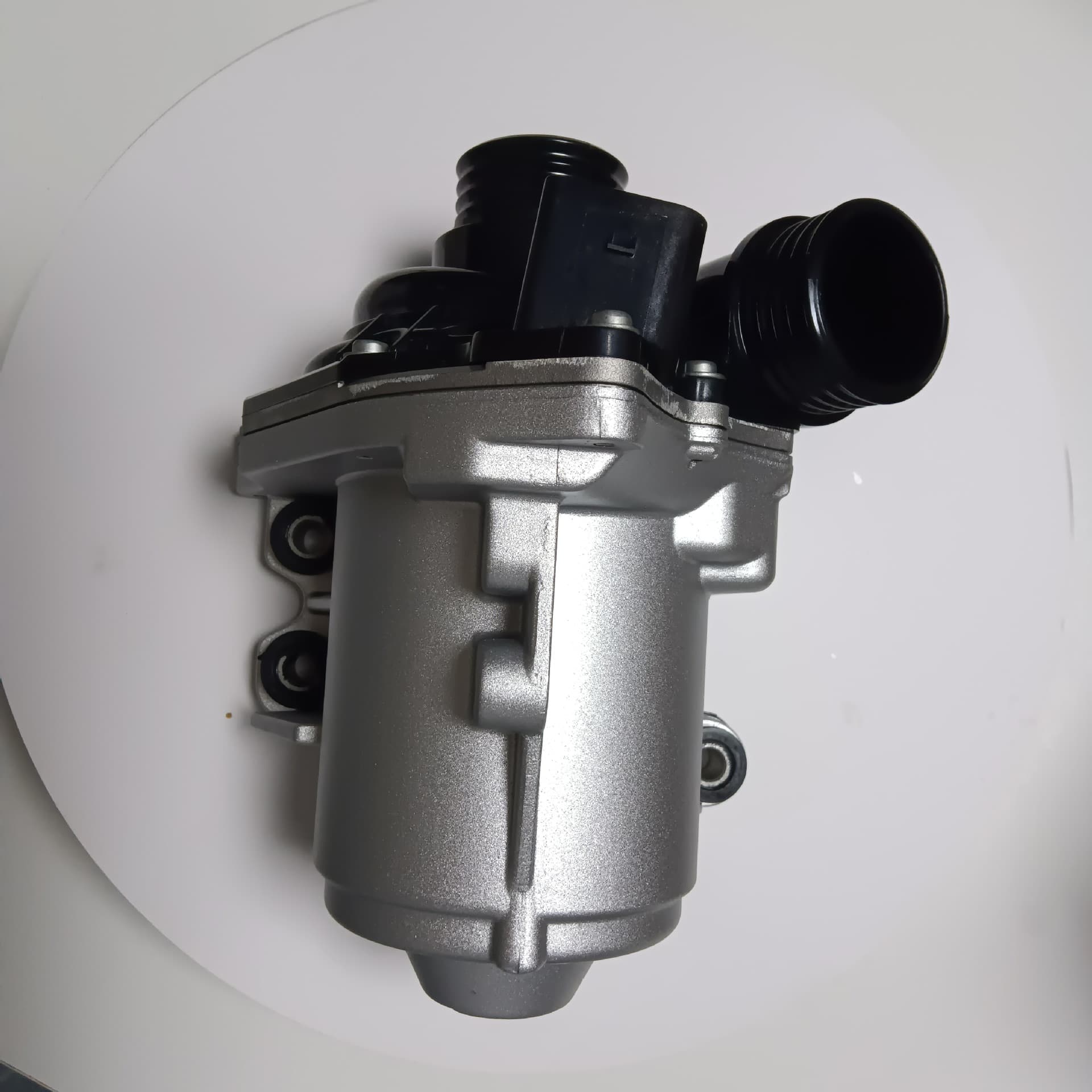 Direct sale water pump for all models, high quality, fits BMW X5 E70, OE: 11517568595