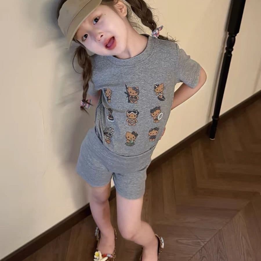 Korean style children's clothing girls suit summer thin 2026 new style huge good-looking fashionable gray cartoon print short-sleeved shorts