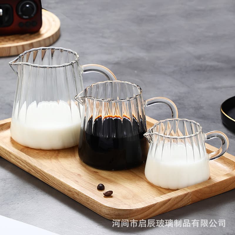 High borosilicate transparent striped mini milk jug, espresso pitcher with handle and spout, glass mini milk jug.