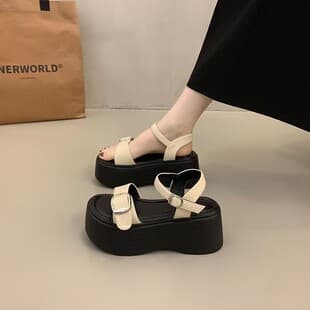 Stunning Thick-Soled Sandals for Women Summer 2026 New Style Fairy Beach Sandals Super Comfortable Cloud-Like One-Band Sandals