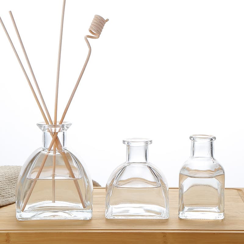 Yurt-shaped aromatherapy bottle with rattan sticks, glass perfume bottle, transparent glass bottle, factory large-capacity aromatherapy gift box