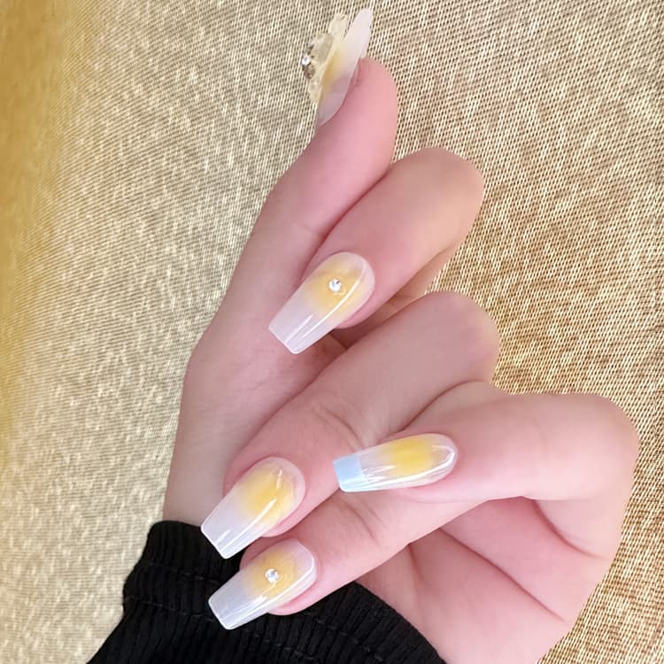 Pure Desire False Nails Wearing Nails to Reveal Whiteness and High-Quality Naked Pink Diamonds Butterfly Piles of Diamonds Removable Finished Nail Art Pieces