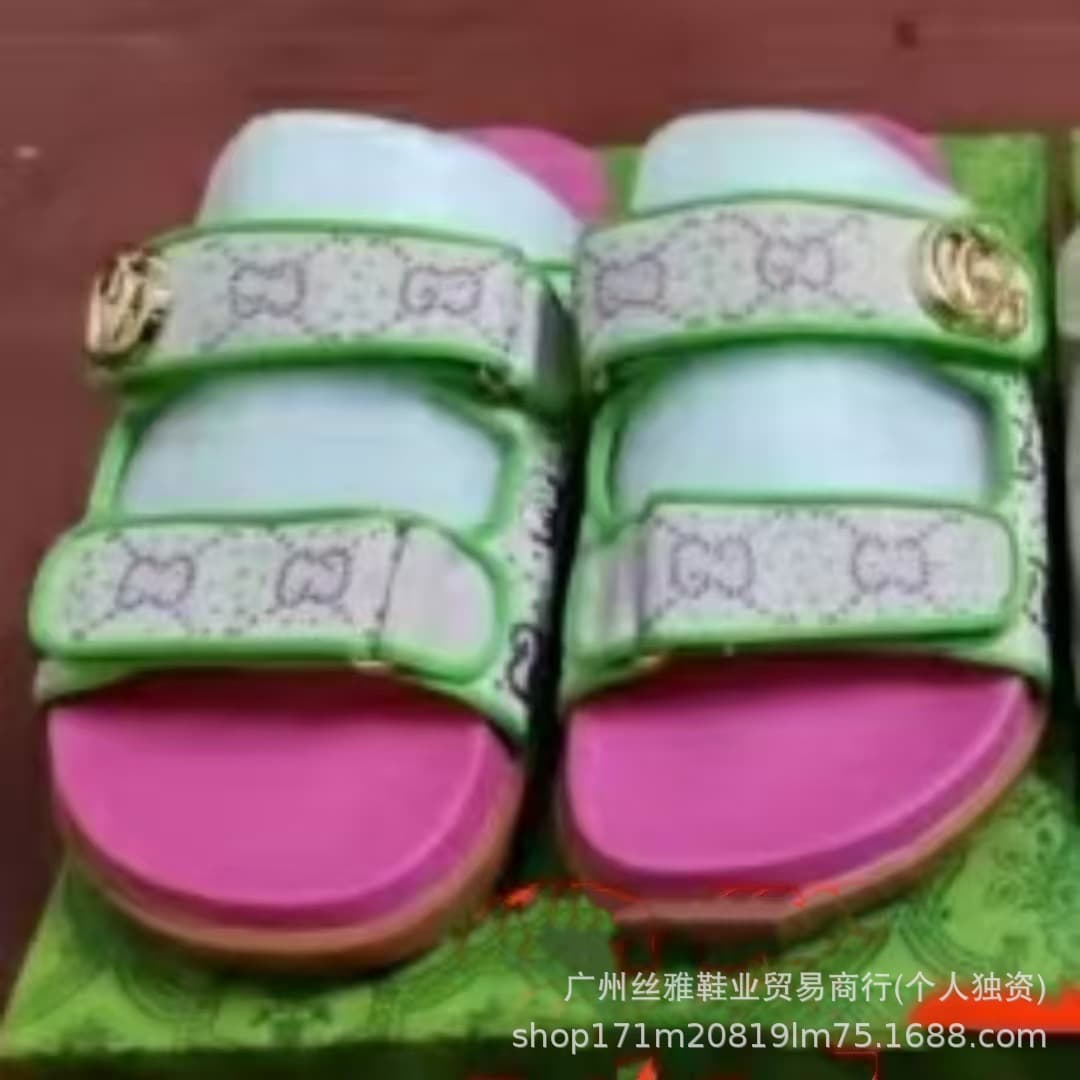 D Brand Export 2026 Summer New Embroidered Sheepskin Letter Slide Sandals with Round Chunky Heel for Vacation