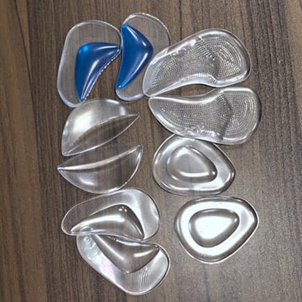 Silicone triangular arch support insoles for men and women, correcting flat feet and shapely legs.