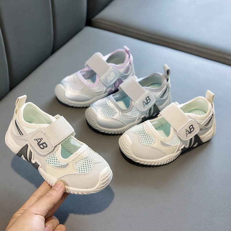 Children's Breathable Mesh Sports Shoes 2026 Summer Thin Edition Boys' Soft Sole Non-Slip Girls' Casual Shoes White Sneakers