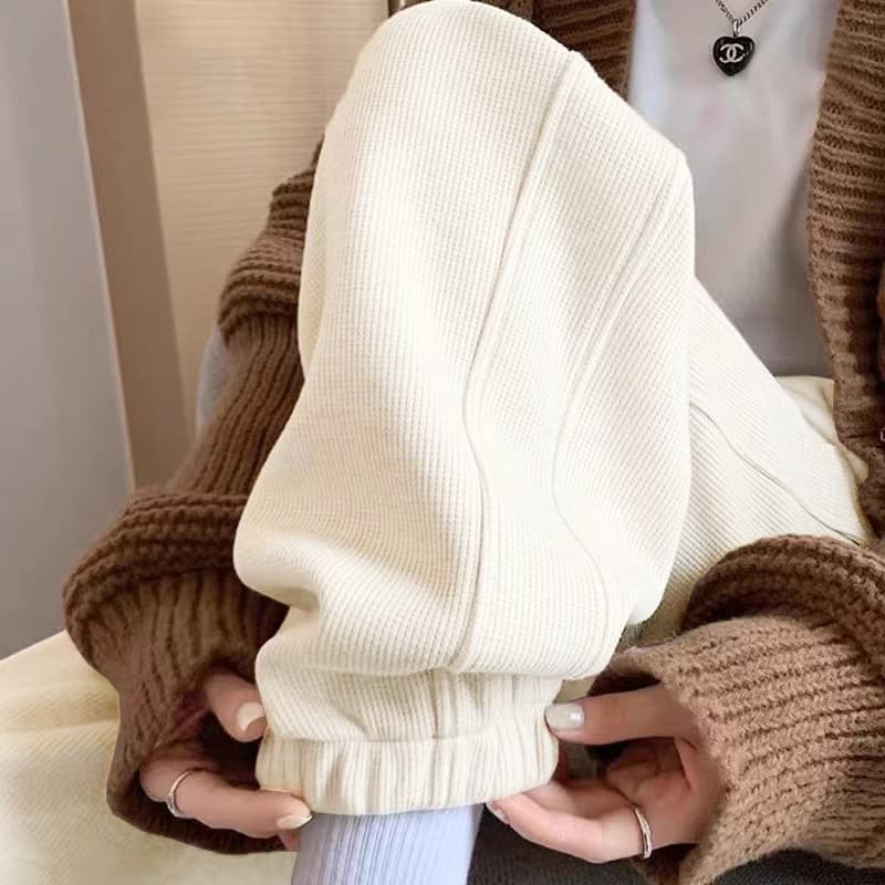 Maternity pants, autumn and winter outerwear, fleece-lined and thickened, comfortable for pregnant women, non-constricting, casual, jogger pants, winter wear.