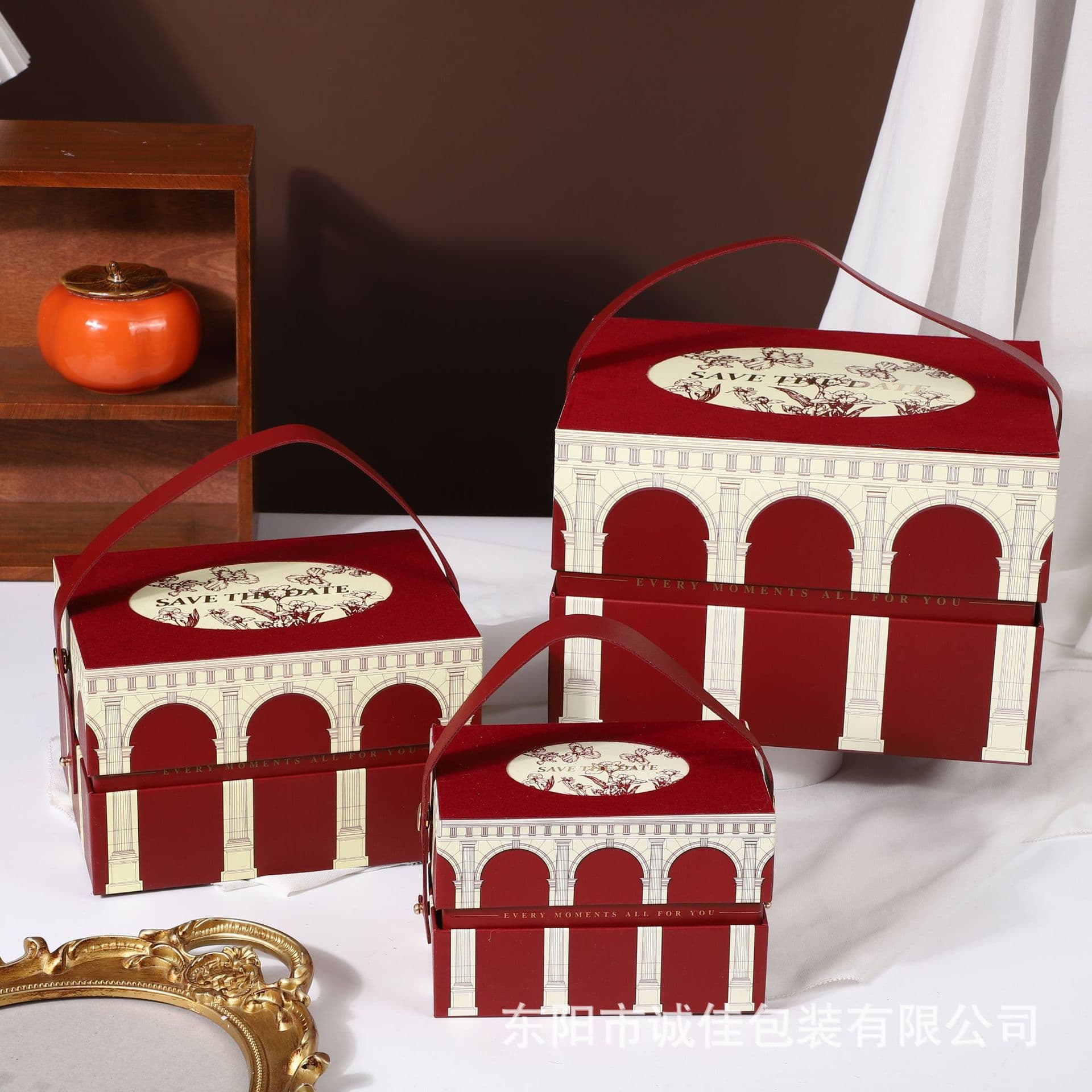 Leather tote gift box, wedding favor box, European-style Christmas gift box, hinged lid gift box