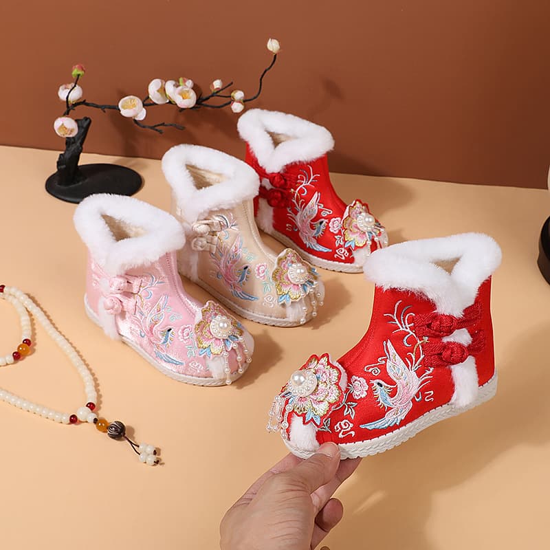 Girls Embroidered Shoes with Fleece Lining, Children's Hanfu Shoes, Chinese Style Snow Boots, Ethnic Style Ancient Costume Cloth Shoes