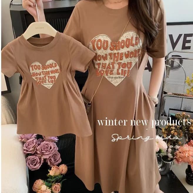 Trendy Korean Style Mother Daughter Matching Dresses Summer Heart Print Casual Loose Fit Waist Cinched English Letter Print