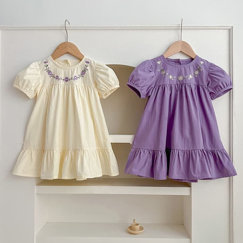 Girls' Summer Dress New Fashion Embroidery Flower Short Sleeve Sweet Little Girl Princess Dress Cotton Children's Skirt