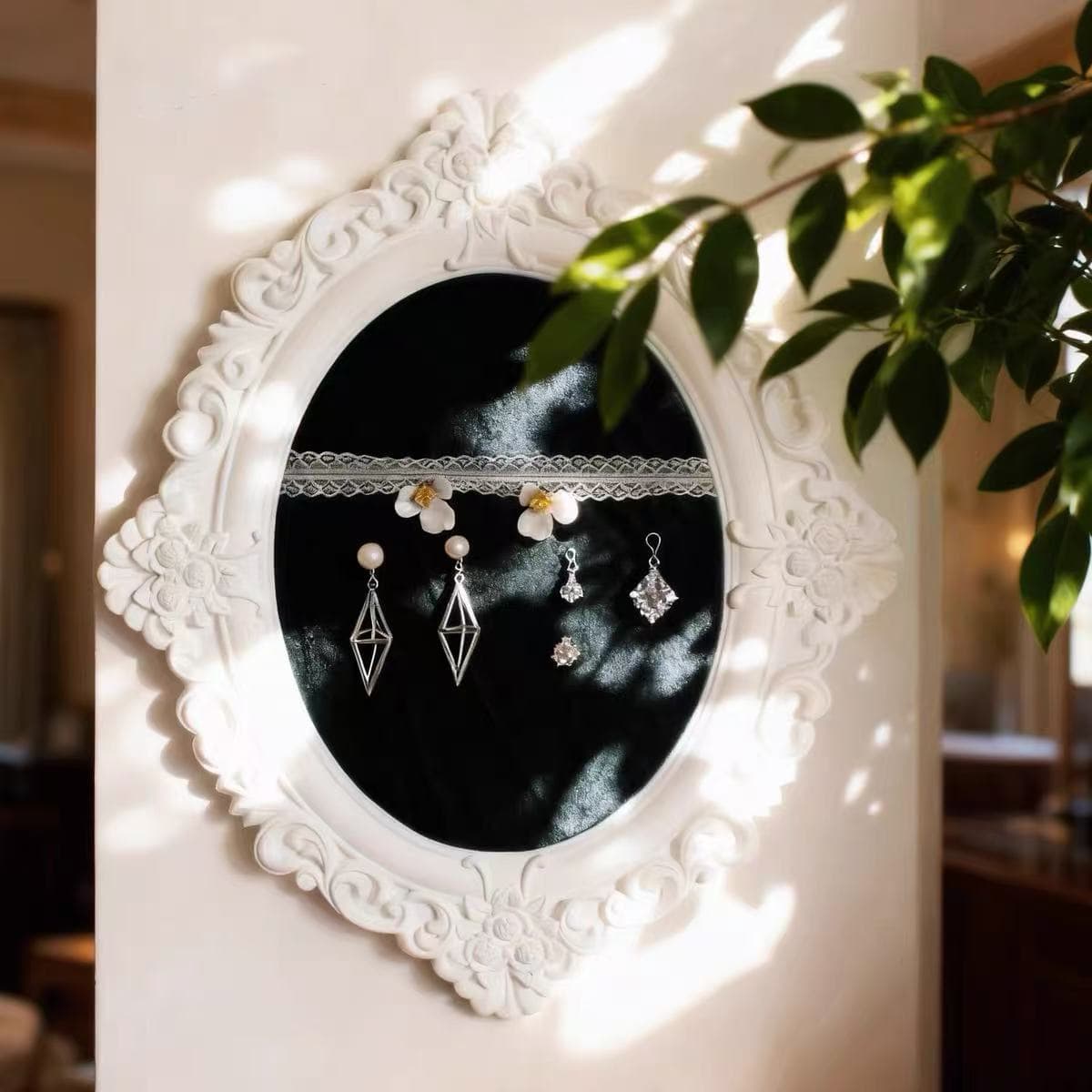 Vintage White Carved Frame Earring Display Stand Wall-Mounted Jewelry Storage Decorative Ornament Ins Style Photo Prop