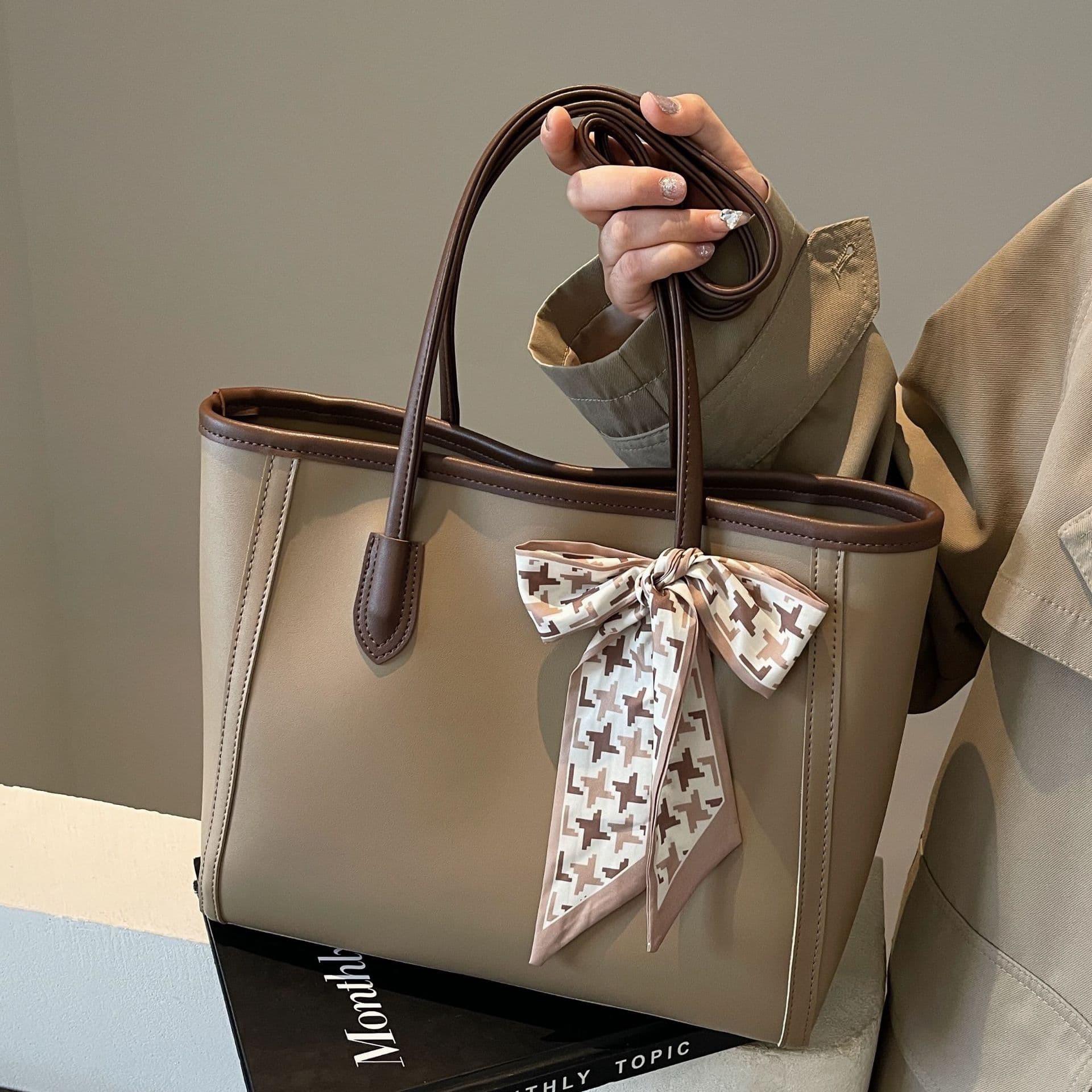 Large Capacity Scarf Bag for Women 2024 New Style Work Commute Shoulder Bag Textured Versatile Casual Tote Bag