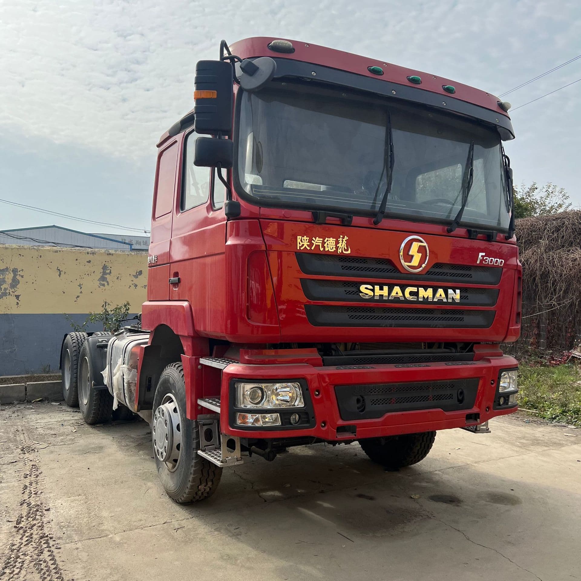 Export Africa Euro III Shacman heavy truck F3000 tractor Weichai 375/430 HP 6x4 heavy truck head