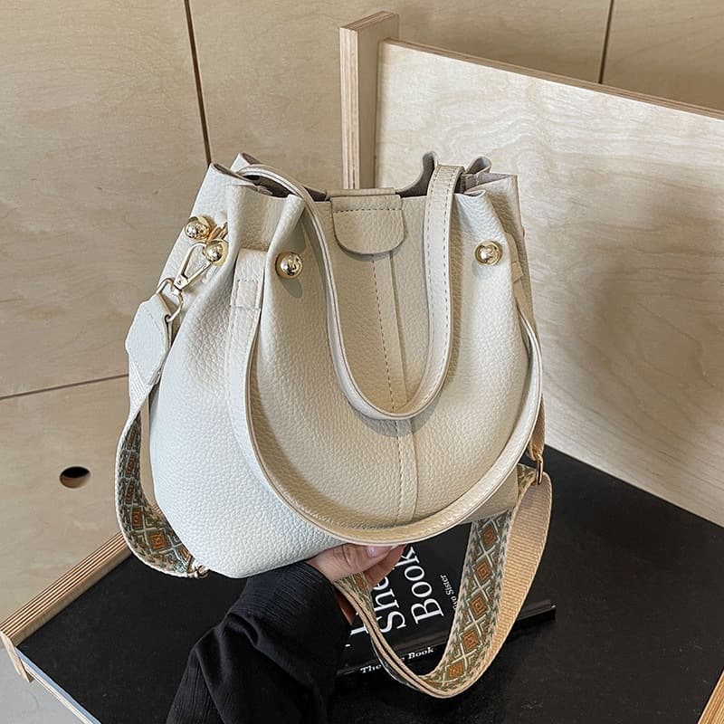 Women's Bucket Bag Korean Style High-End 2025 New Summer White Crossbody Bag Ladies Handbag