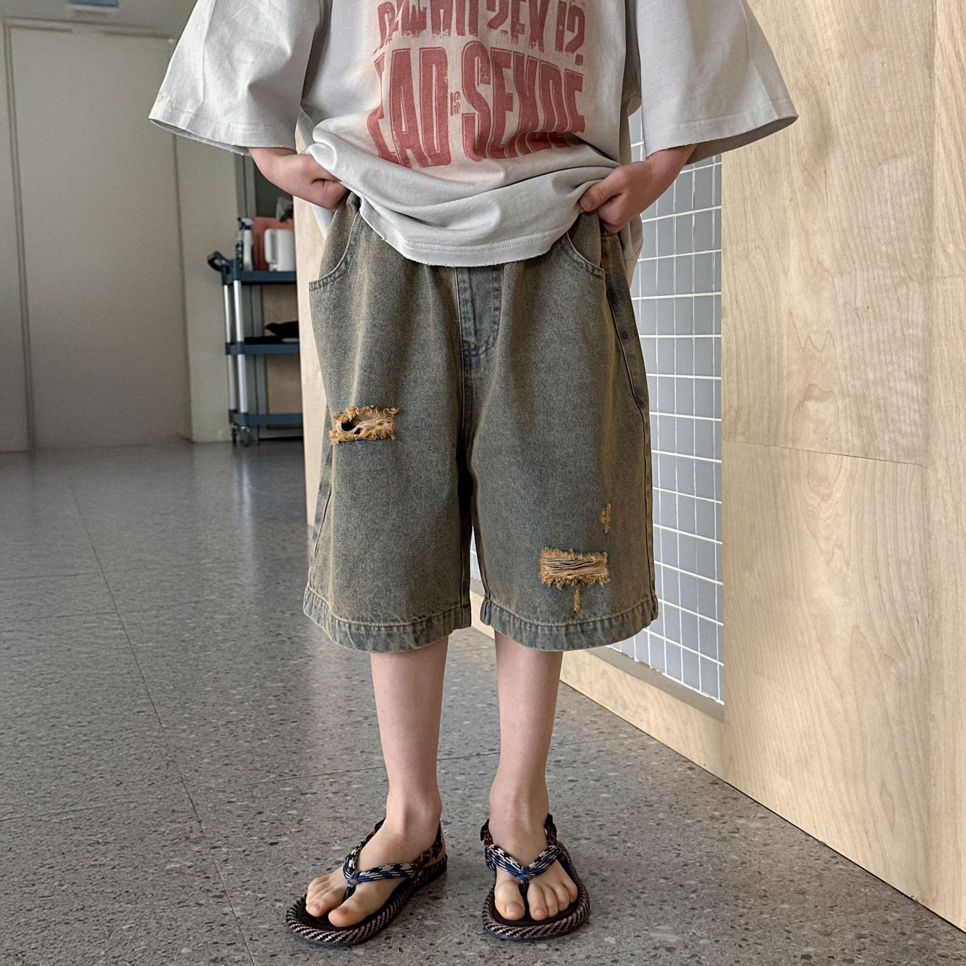 Boys Summer Denim Shorts 2026 New Style Loose Korean Version Mid-Length Retro Five-Point Shorts Children's Fashion