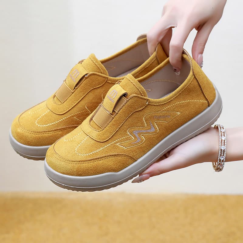 New Casual Shoes Soft Sole Mother Shoes Slip-on Versatile Sports Shoes Retro German Training Shoes Women's Walking Shoes