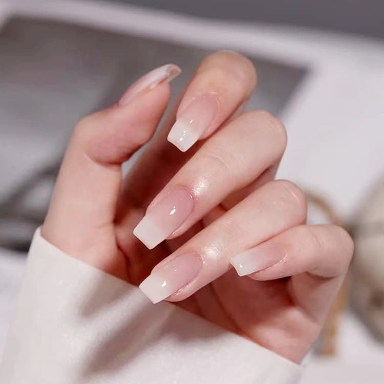 Simple and Elegant French Milky White Gradient Press-On Nails Autumn/Winter Nude Tone Chic Handmade Wearable Fake Nails