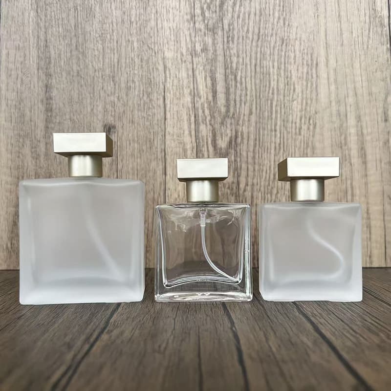 B089-25ml 50ml Flat Square Gold Perfume Spray Bottle Cosmetic Refillable Bottle Portable Glass Empty Bottle