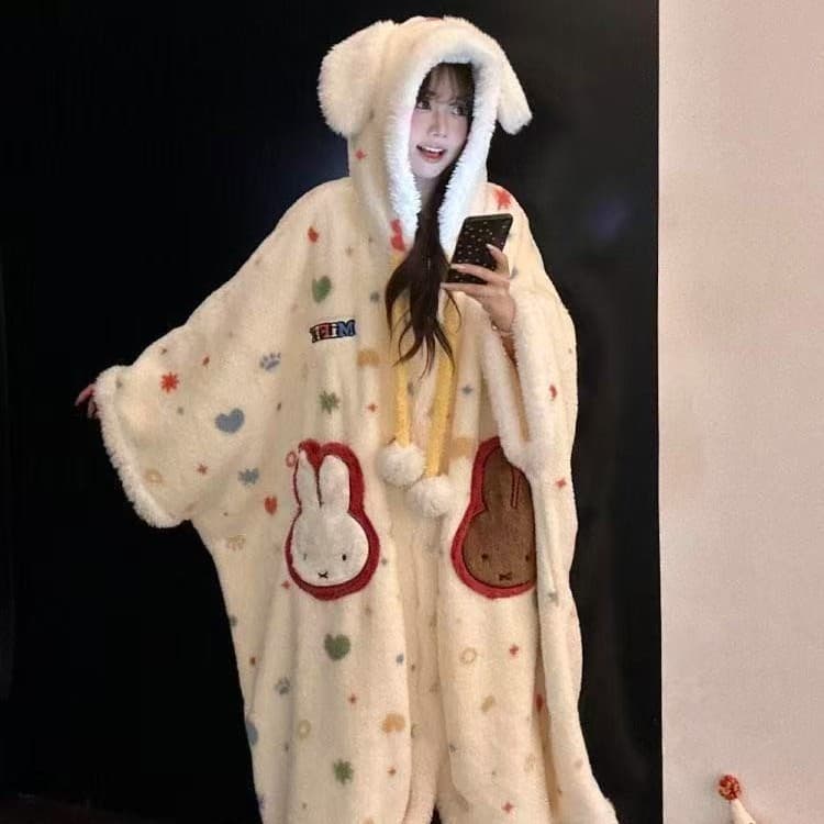 In-Stock Miffy Rabbit Collaboration Leopard Print Cat Autumn and Winter Cape Bathrobe for Women, Warm Coral Fleece Cute Loungewear Set