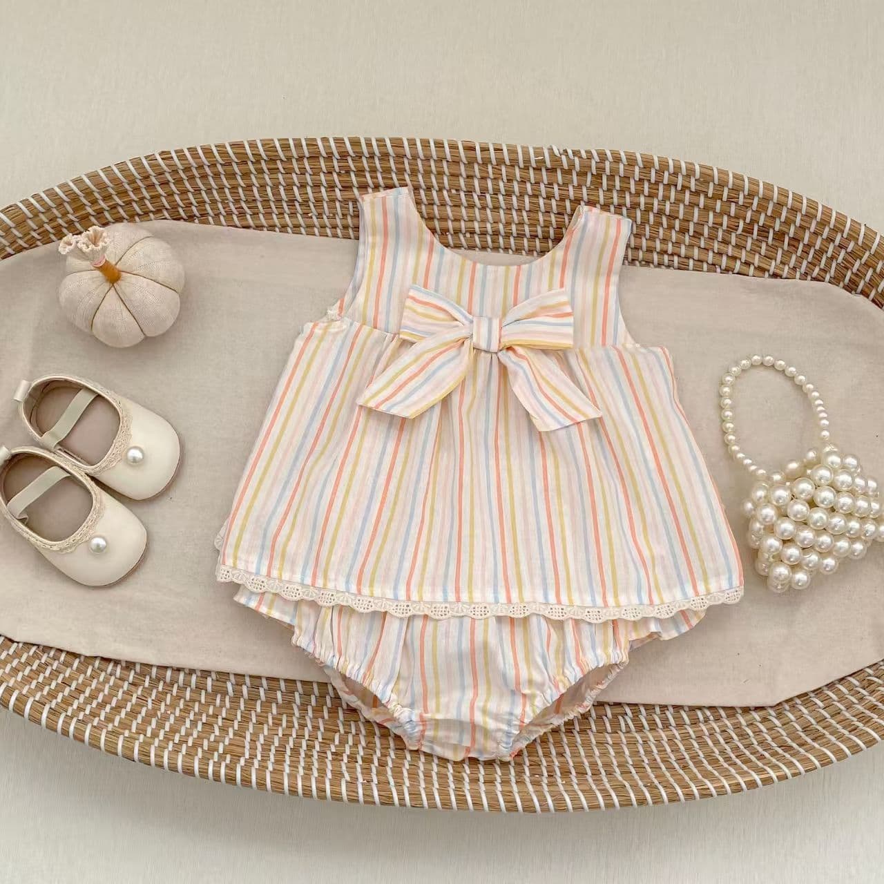 Baby girl's new summer wide-shoulder bow skirt, sweet and cute striped sleeveless skirt, romper suit for girls