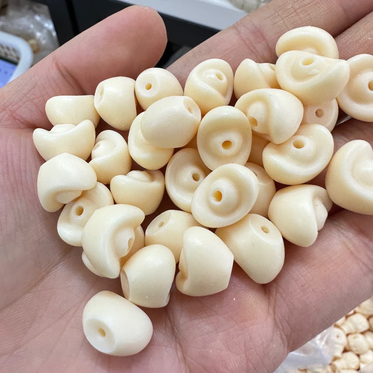 Ivory nut ingot DIY cultural play Buddhist bead accessories ornaments spacer beads bracelet hand-woven bracelet hand string