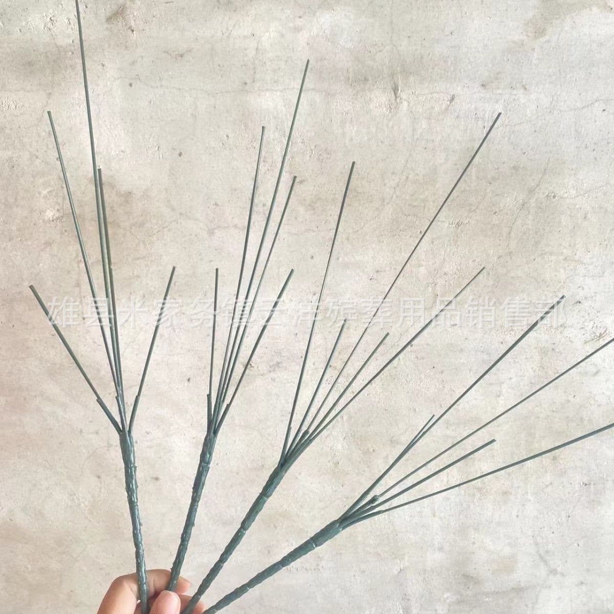 Funeral supplies: 5-piece flower stems, 7-piece flower stems, bouquets of flowers, 100 bouquets for Qingming Festival memorial services.