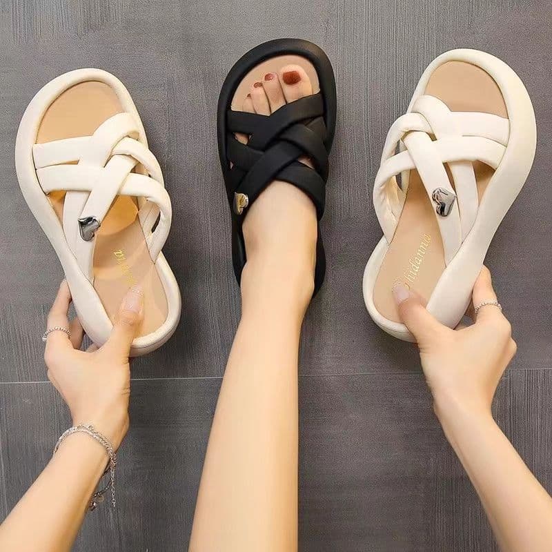 Women's Summer Slippers New Heart-Shaped Fashion Versatile Thick Sole Soft Non-Slip Pregnant Women One-Strap Sandals