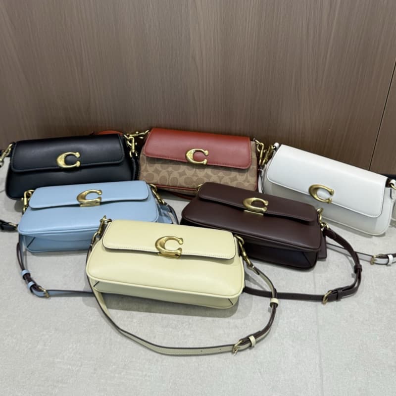 Coach C's new JET BAG trapezoidal square bag baguette bag retro fashion flip shoulder crossbody underarm bag