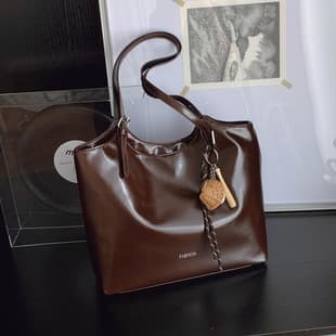 2026 New Simple Versatile Shoulder Bag Large Bag Women Korean Fashion Minimalist Tote Bag Shoulder Handbag