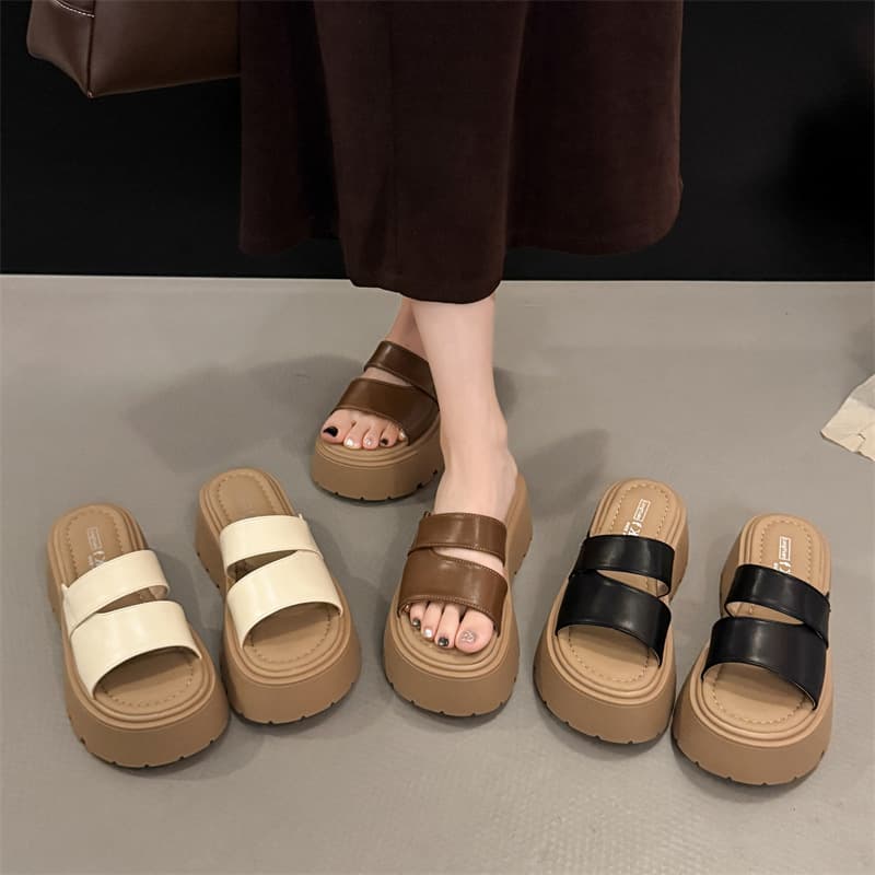 2026 New Thick Sole Height Increasing Slippers Women Summer Outdoor Fashion Versatile Anti-Slip Soft Sole One-Strap Sandals Slippers